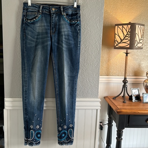 Brand- .laugiseD  size 28  💎 jeweled front button embellished pockets/ & bottom - Picture 4 of 13